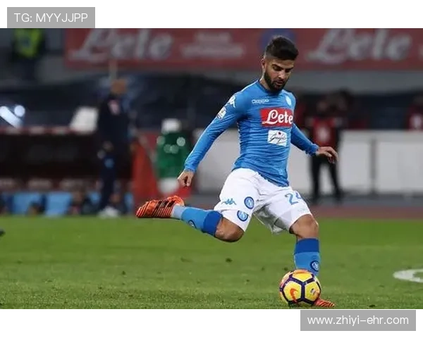 因西涅：伊瓜因是前腰化中锋 那不勒斯是爱中心